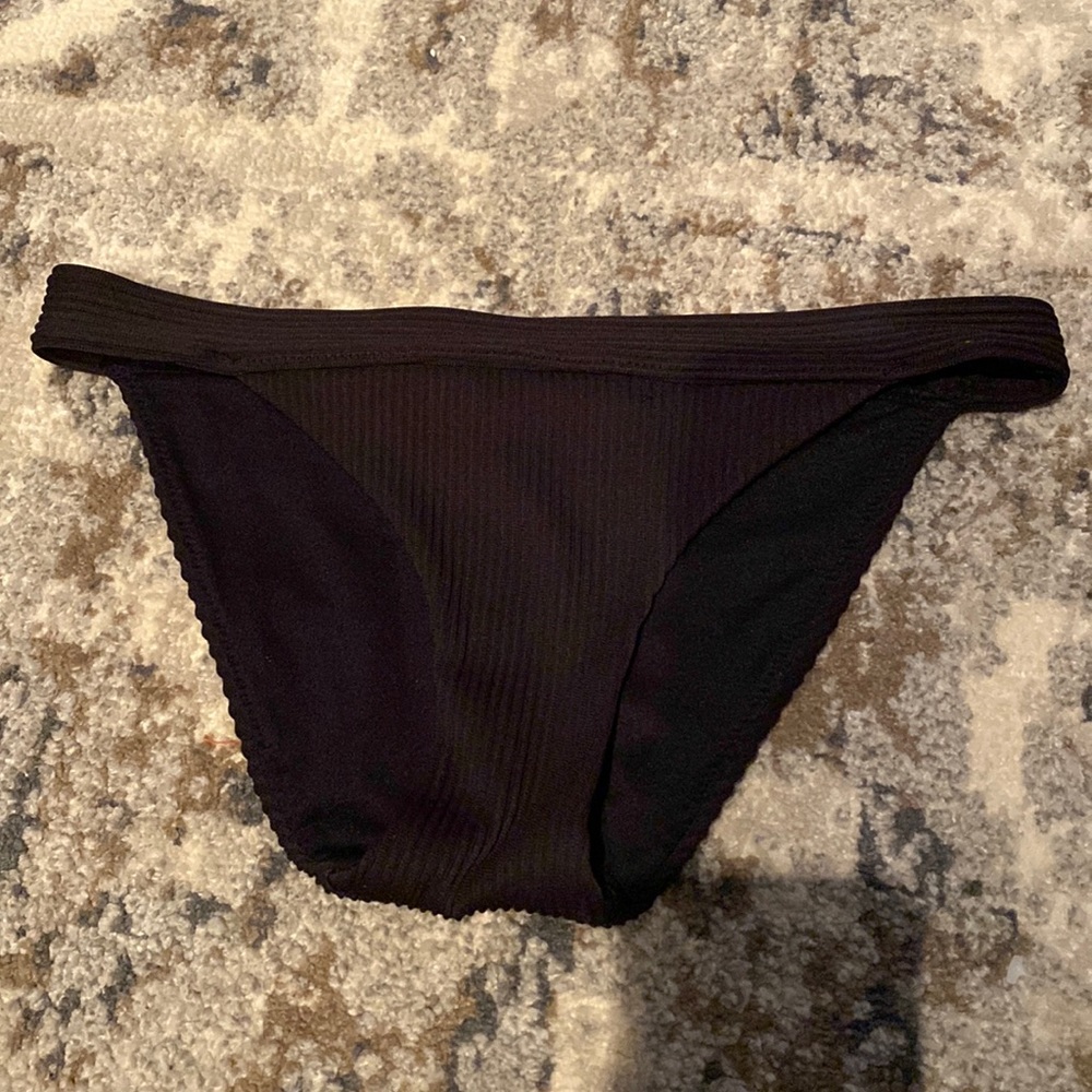 Black ribbed bikini bottoms